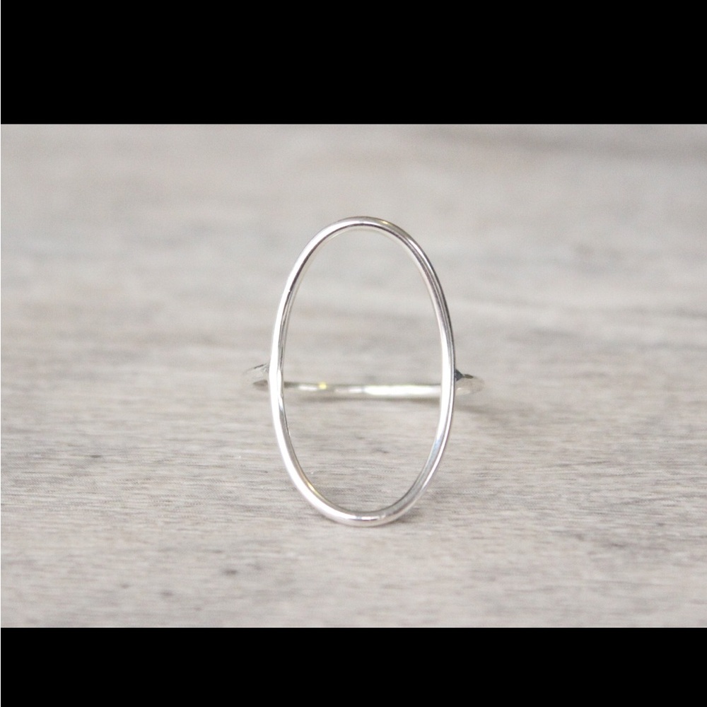 Minimal Open Oval Silver Silver Ring - Women's Jewelry - Picture 3 of 3
